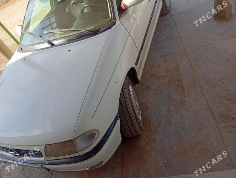Opel Astra 1993 - 38 000 TMT - Дашогуз - img 1