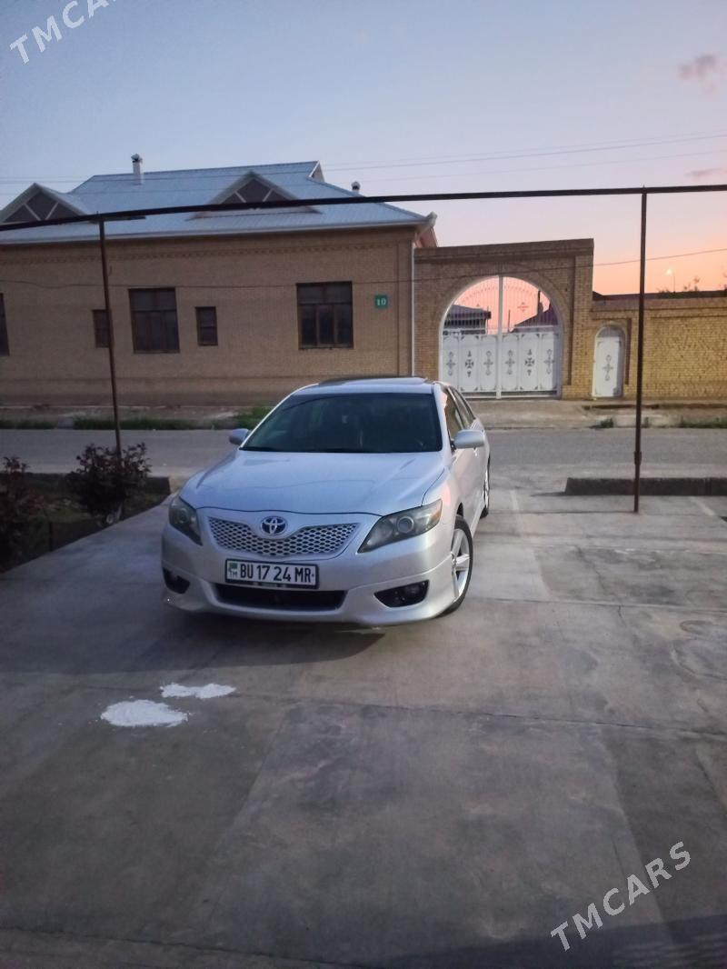 Toyota Camry 2010 - 240 000 TMT - Байрамали - img 1