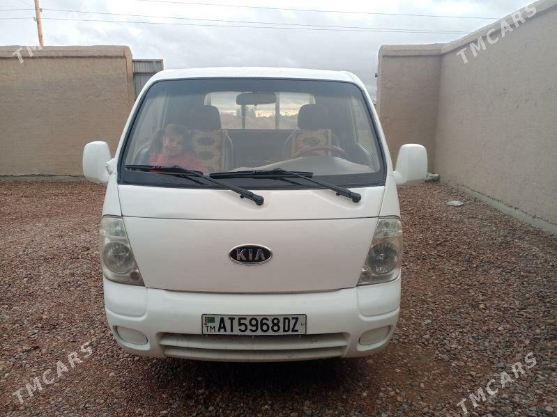 Kia Bongo 2005 - 140 000 TMT - Şabat etr. - img 1