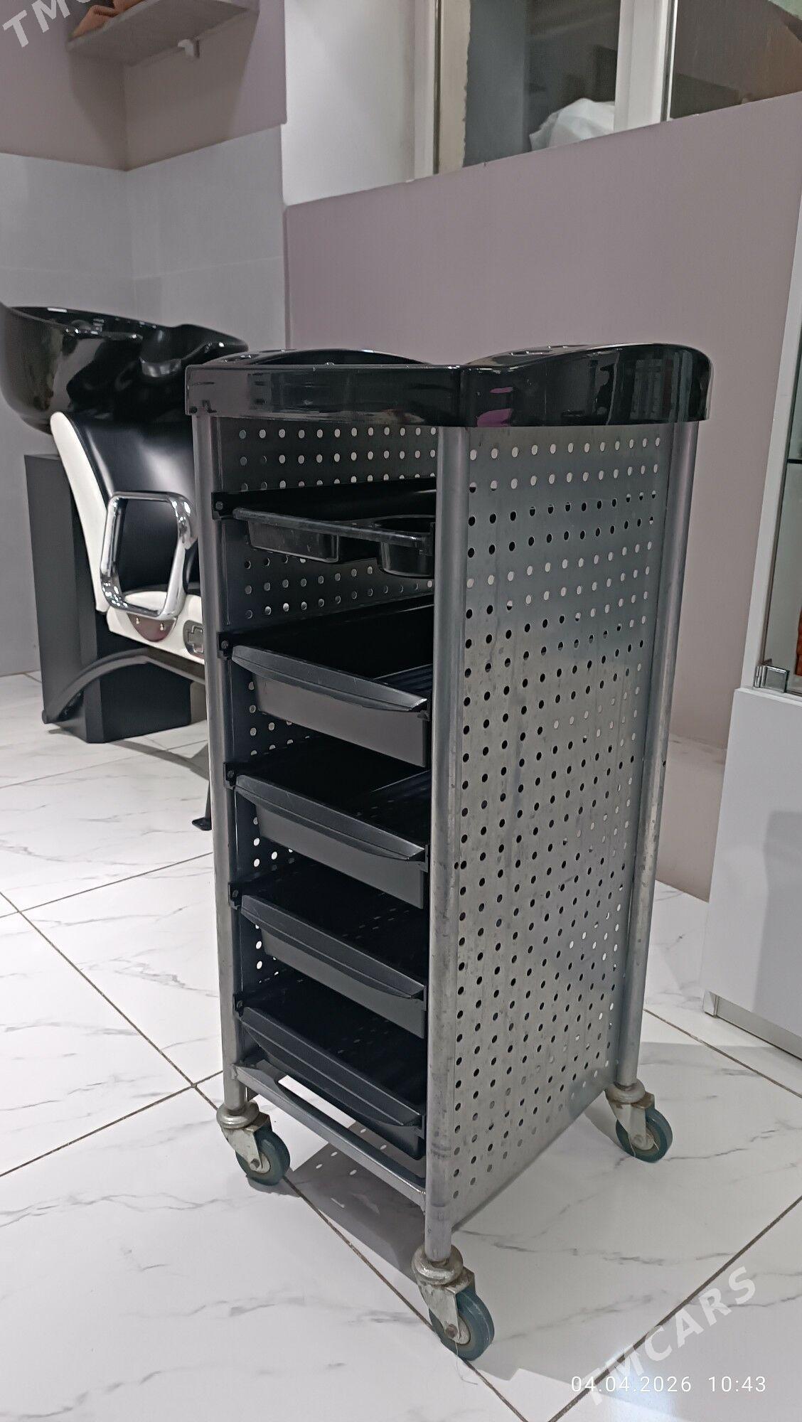 стейшн, помощник парикмахер - Kim raýon - img 1