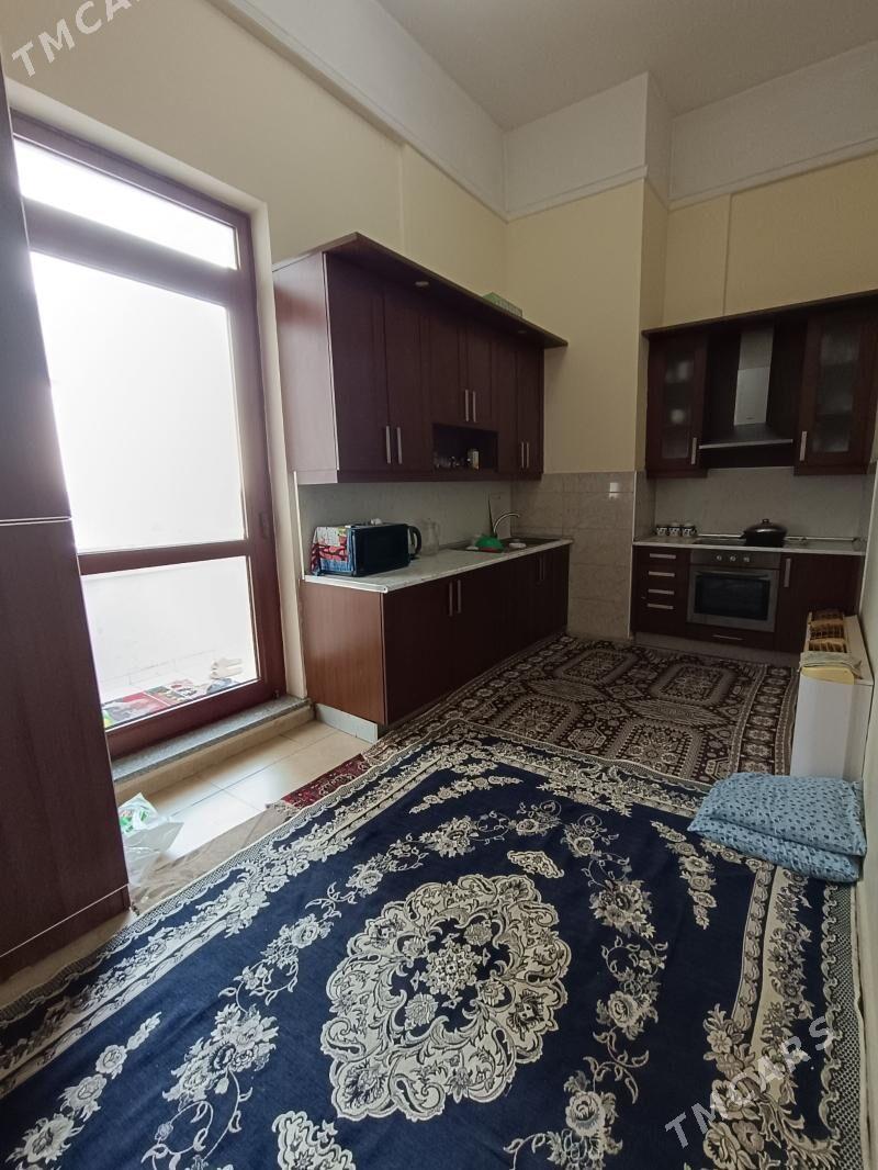 2 kom, elitga - Moskowskiý köç. (10 ýyl abadançylyk şaýoly) - img 1