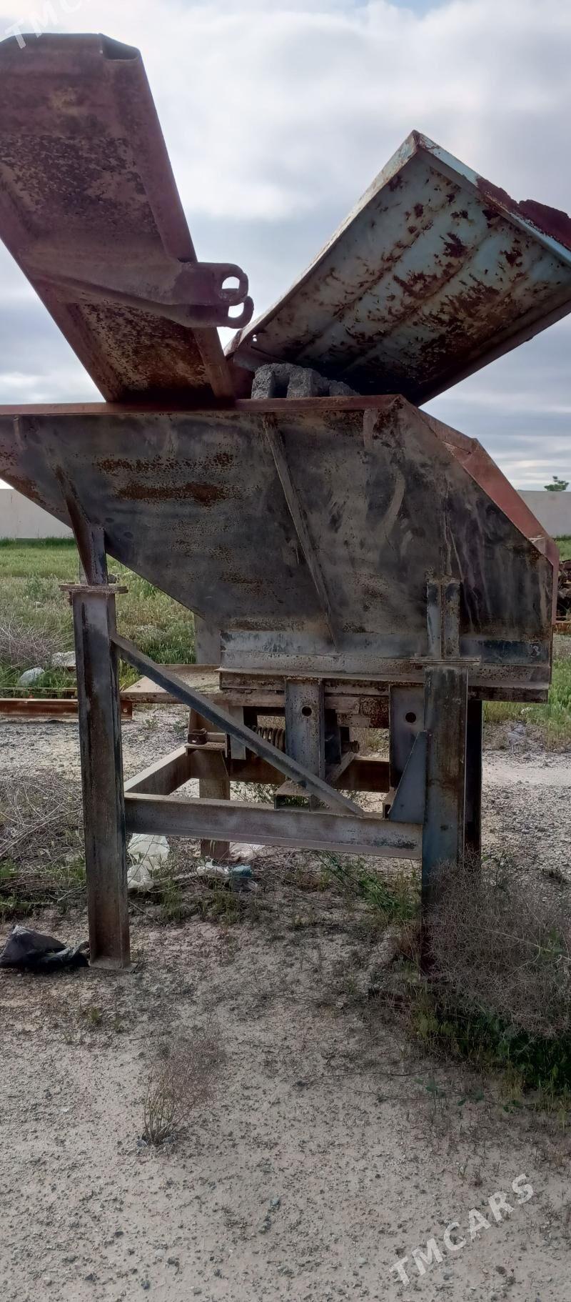 Buňker, guýguç - Büzmeýin - img 1