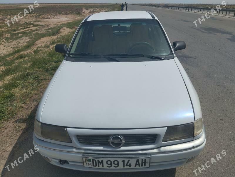 Opel Astra 1995 - 44 000 TMT - Теджен - img 1