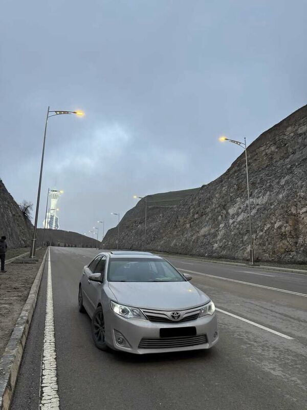 Toyota Camry 2012 - 250 000 TMT - 30 mkr - img 1