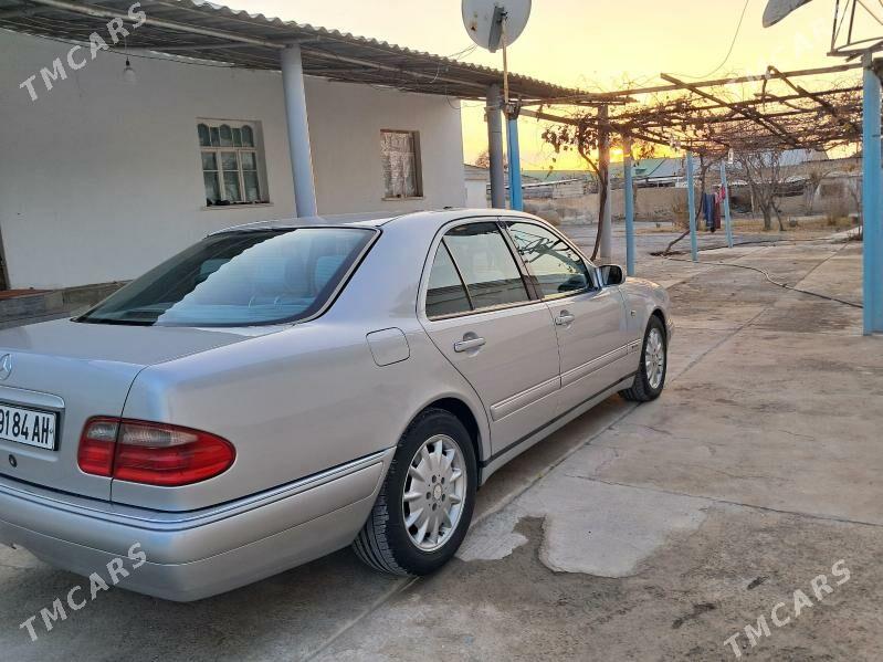 Mercedes-Benz E-Class 1999 - 125 000 TMT - Кака - img 1