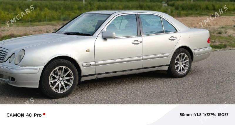 Mercedes-Benz E320 1997 - 85 000 TMT - Bäherden - img 1
