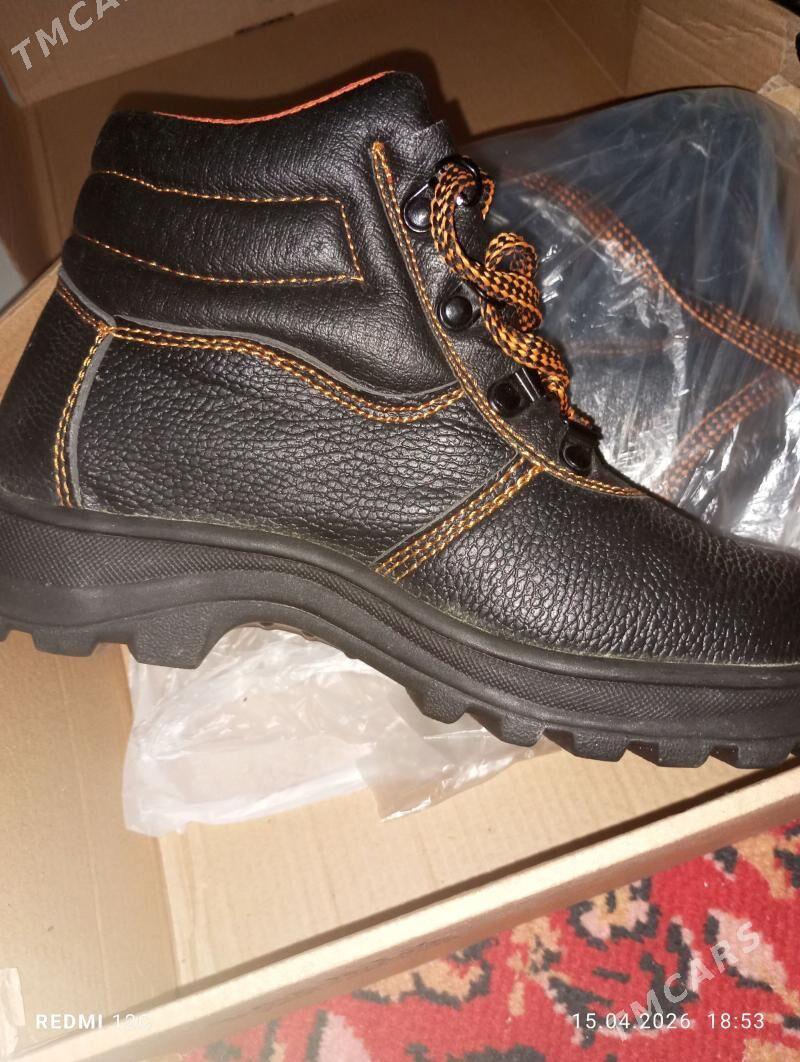 рабочая обувь - Туркменбаши - img 1