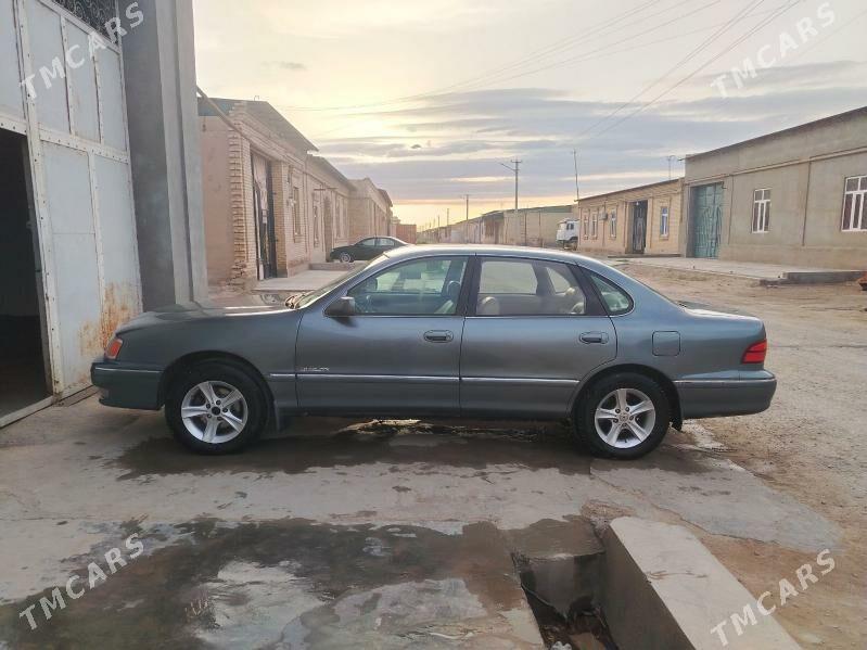 Toyota Avalon 1998 - 170 000 TMT - Чарджоу - img 1