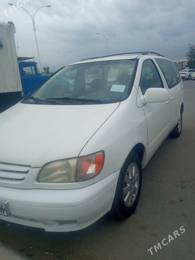 Toyota Sienna 2001 - 210 000 TMT - Чоганлы - img 1