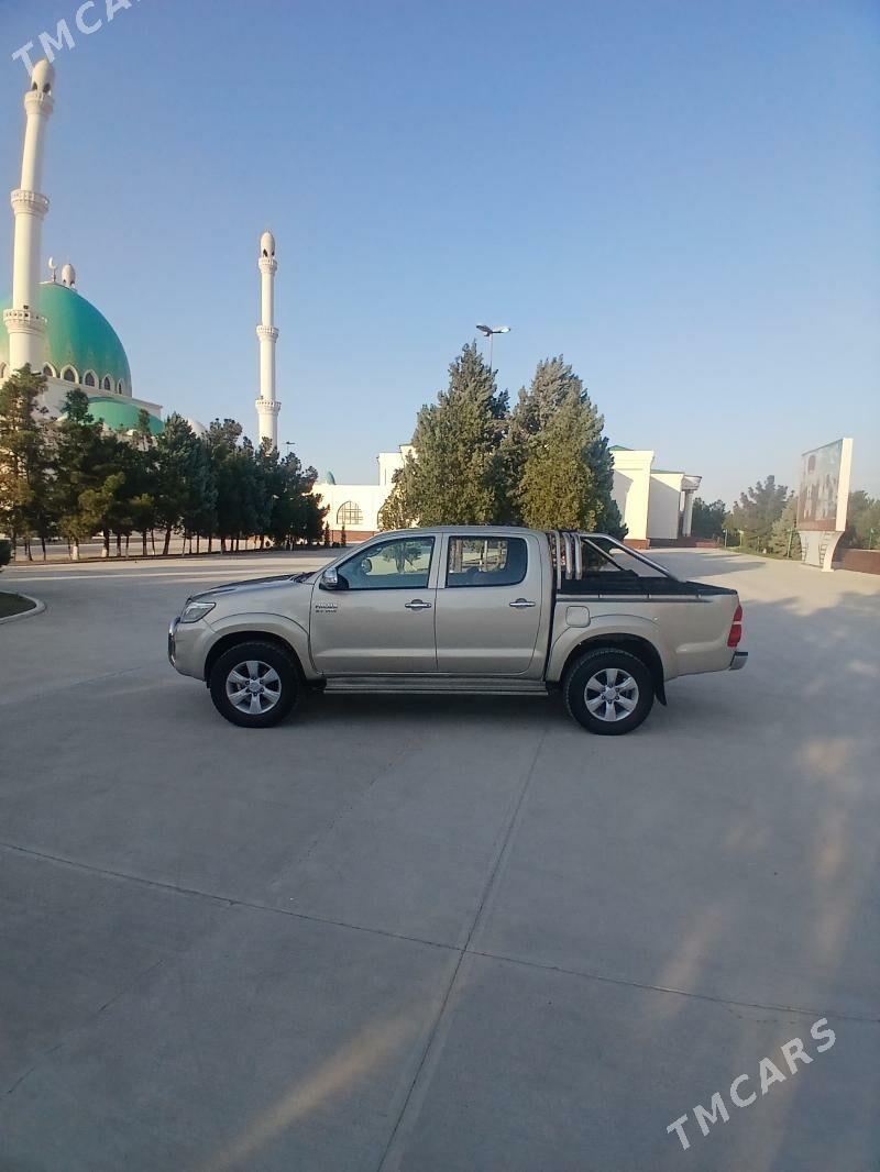 Toyota Hilux 2015 - 430 000 TMT - Гёкдепе - img 1