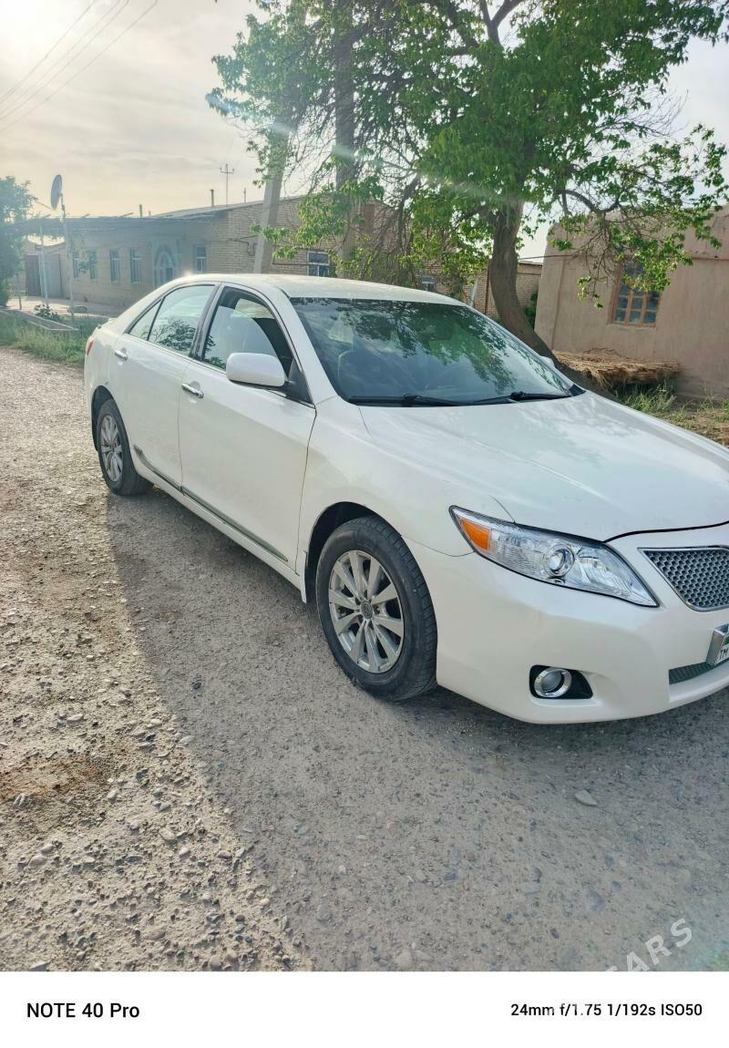 Toyota Camry 2010 - 140 000 TMT - Дянев - img 1