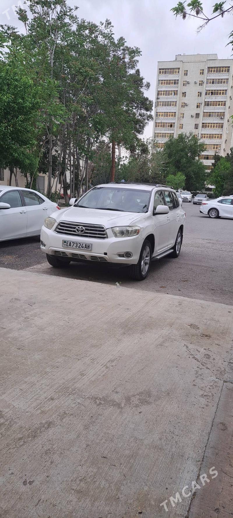 Toyota Highlander 2010 - 330 000 TMT - Чоганлы - img 1