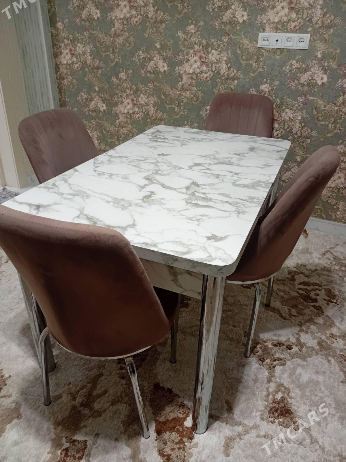 Stol Stul - Gurtly - img 1