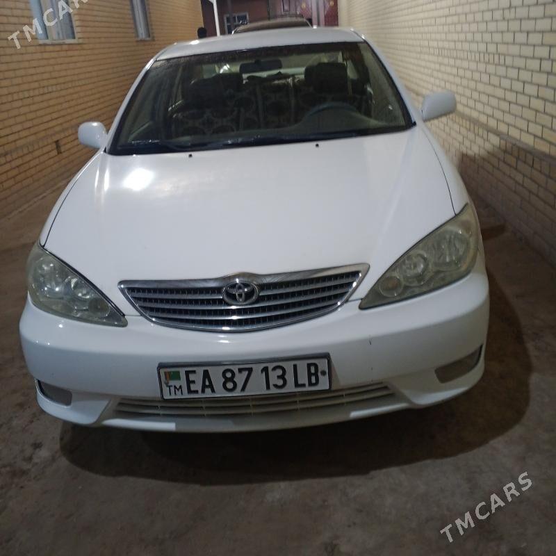 Toyota Camry 2004 - 170 000 TMT - Халач - img 1