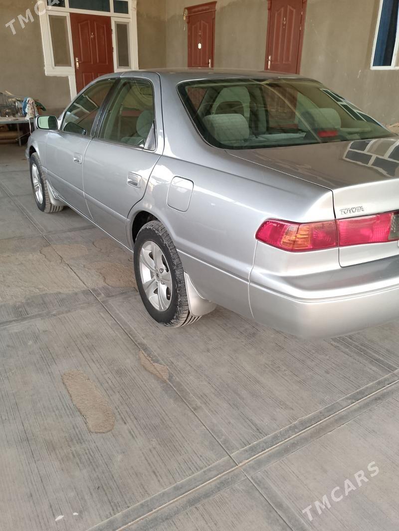 Toyota Camry 2000 - 140 000 TMT - Сакарчага - img 1