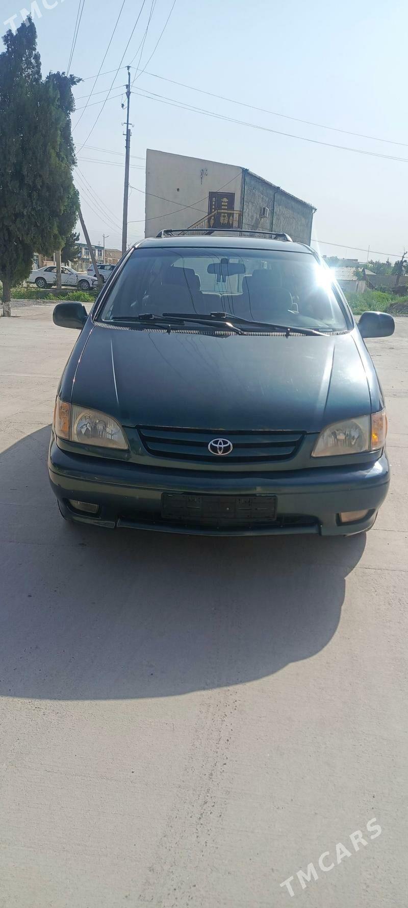 Toyota Sienna 2001 - 170 000 TMT - Халач - img 1