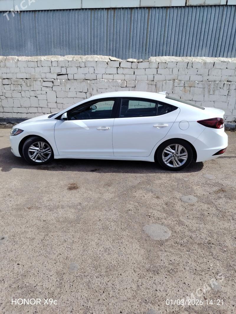 Hyundai Elantra 2018 - 180 000 TMT - Türkmenbaşy - img 1