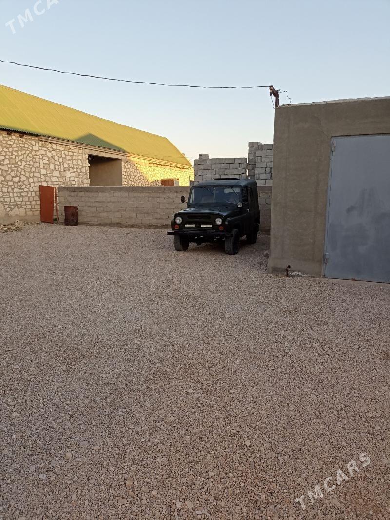 UAZ 469 1985 - 30 000 TMT - Jebel - img 1