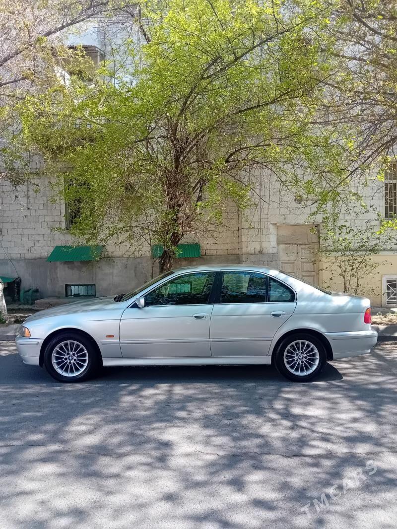 BMW E39 2001 - 130 000 TMT - Туркменбаши - img 1