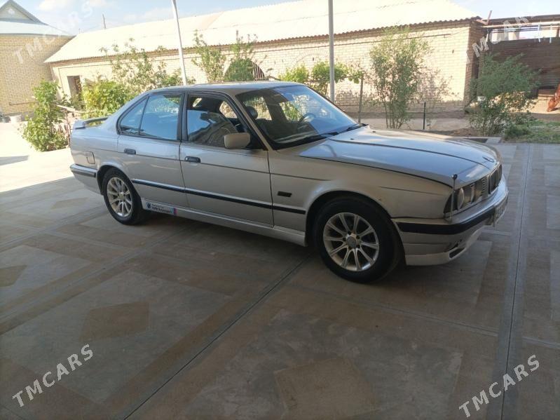 BMW 528 1993 - 50 000 TMT - Mary - img 1