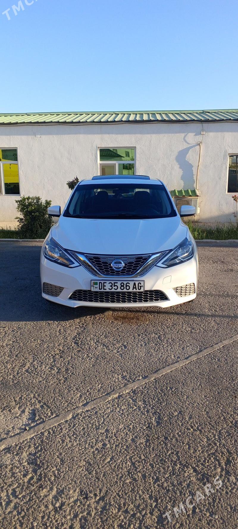 Nissan Sentra 2017 - 165 000 TMT - Бузмеин - img 1