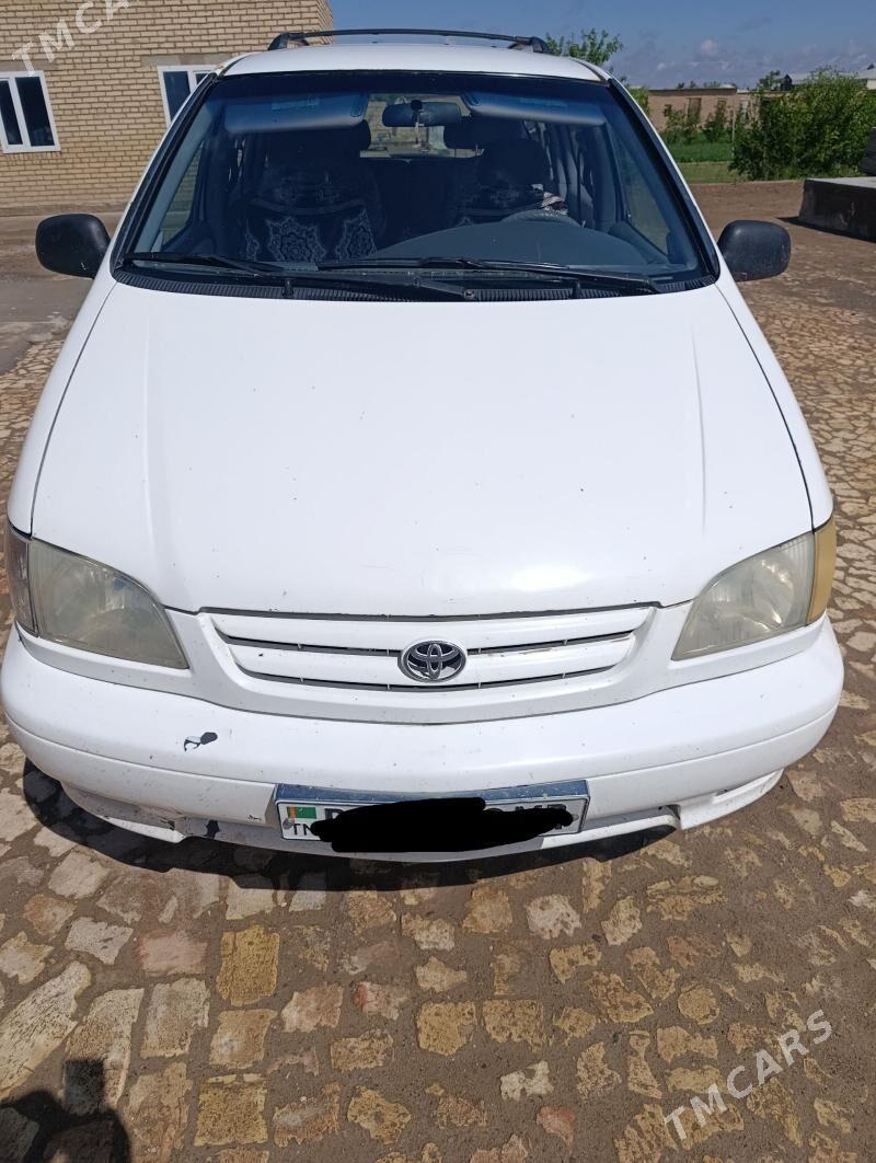 Toyota Sienna 2001 - 157 000 TMT - Байрамали - img 1