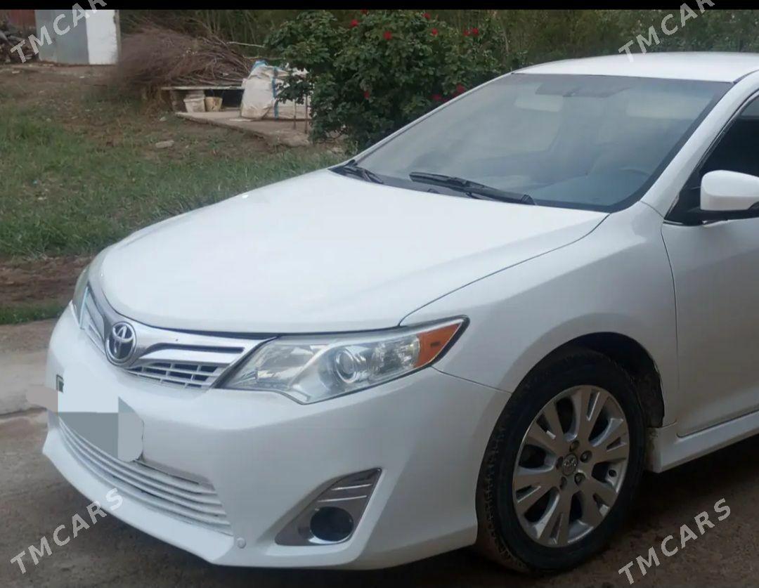 Toyota Camry 2012 - 200 000 TMT - Теджен - img 1