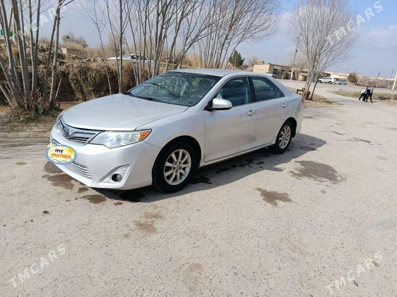Toyota Camry 2012 - 210 000 TMT - Халач - img 1