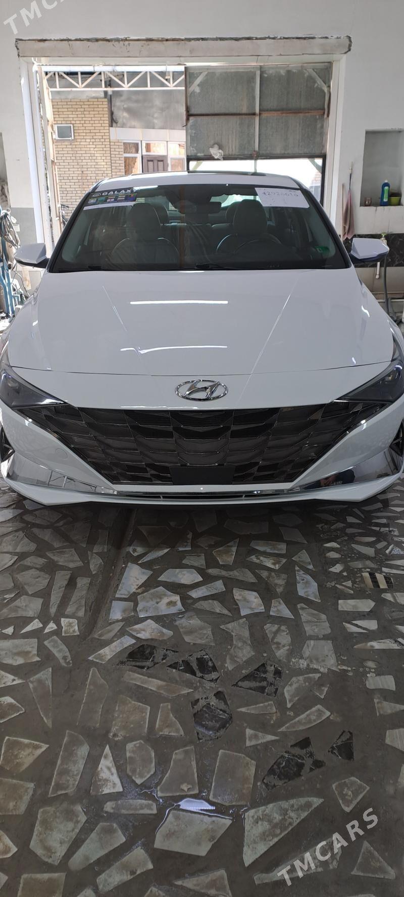 Hyundai Elantra 2023 - 300 000 TMT - Мары - img 1