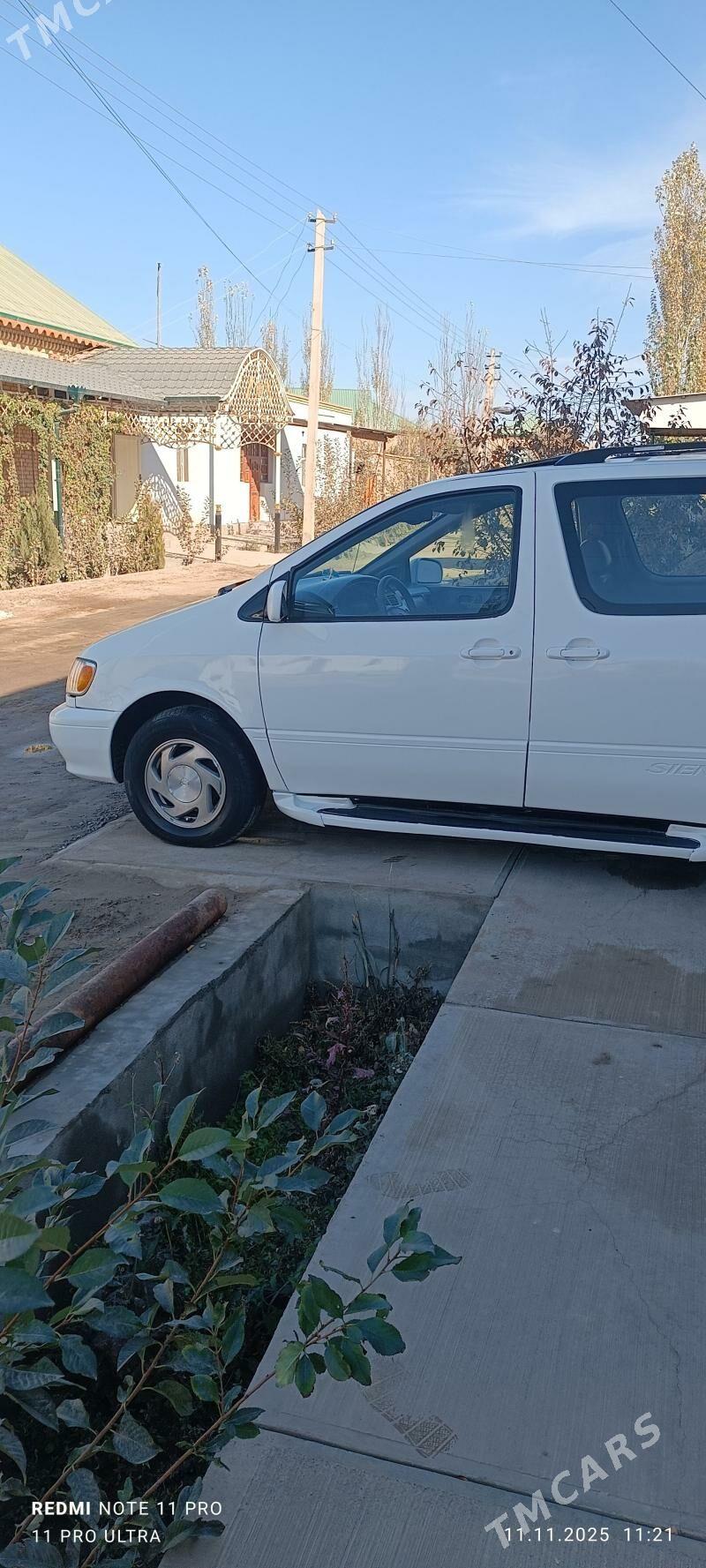 Toyota Sienna 2002 - 210 000 TMT - Gurbansoltan Eje - img 1