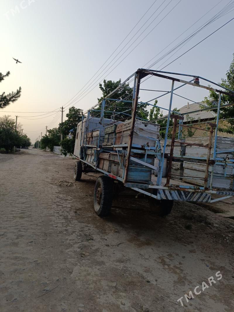 MTZ 82 2007 - 170 000 TMT - Türkmengala - img 1