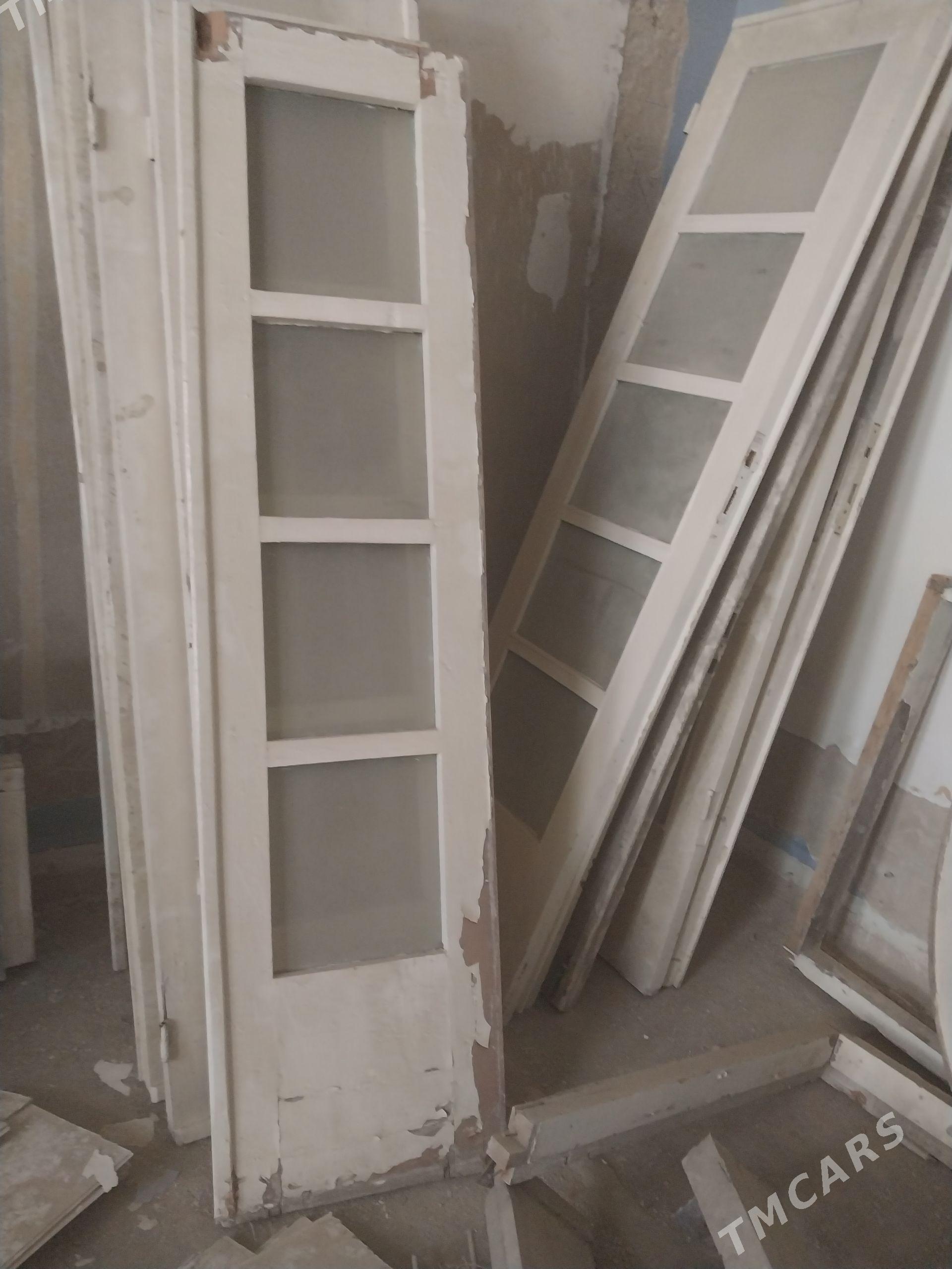 рамы,двери деревянные б/у - Туркменбаши - img 1