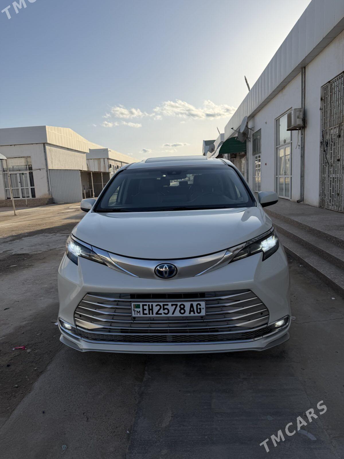 Toyota Sienna 2021 - 460 000 TMT - Änew - img 1