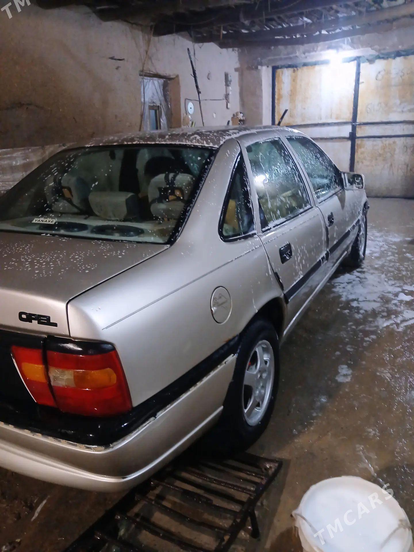 Opel Vectra 1992 - 35 000 TMT - етр. Туркменбаши - img 1