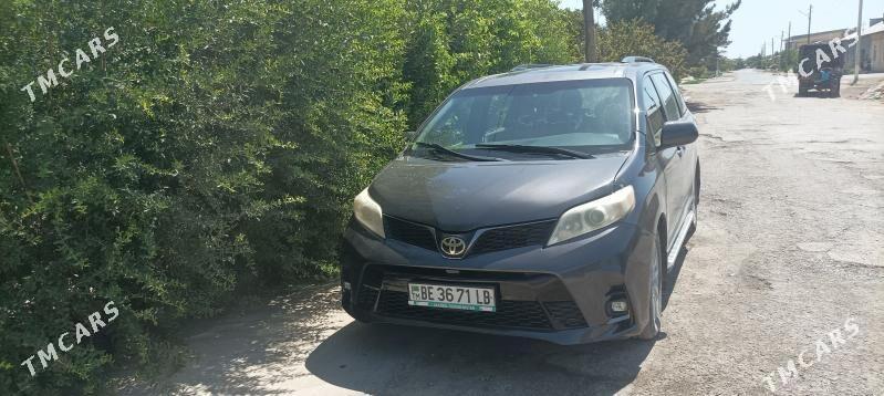 Toyota Sienna 2016 - 350 000 TMT - Türkmenabat - img 1