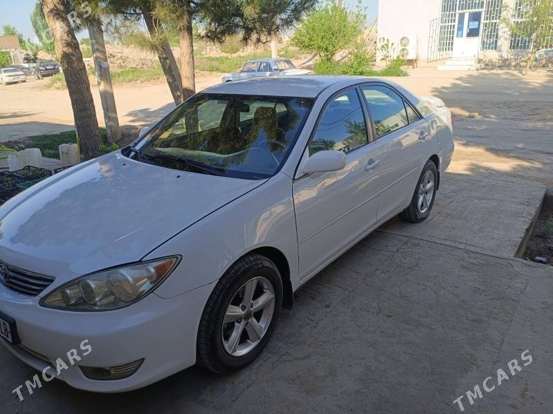 Toyota Camry 2004 - 160 000 TMT - Garabekewül - img 1