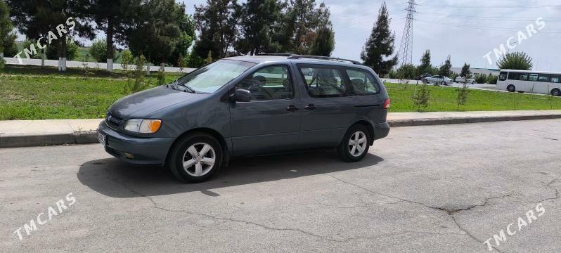 Toyota Sienna 2001 - 180 000 TMT - Çärjew - img 1