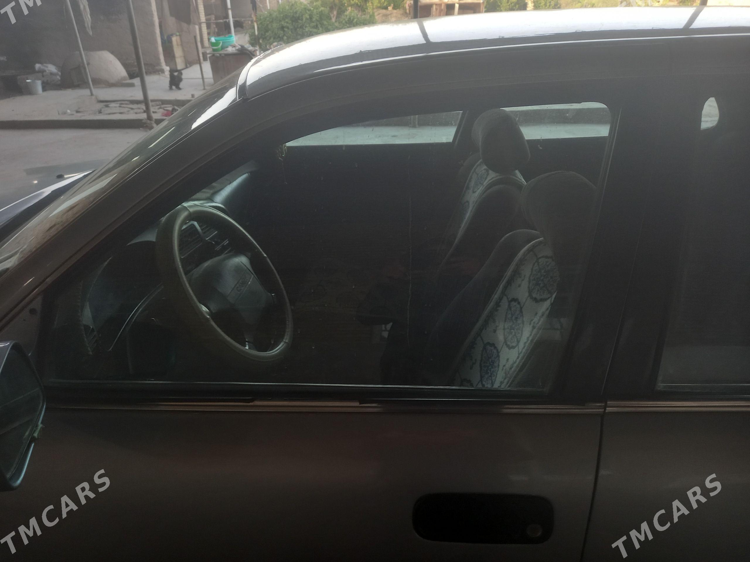 Toyota Camry 1996 - 70 000 TMT - Çärjew - img 1