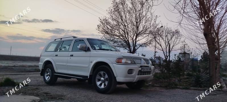 Mitsubishi Pajero 2010 - 220 000 TMT - Теджен - img 1