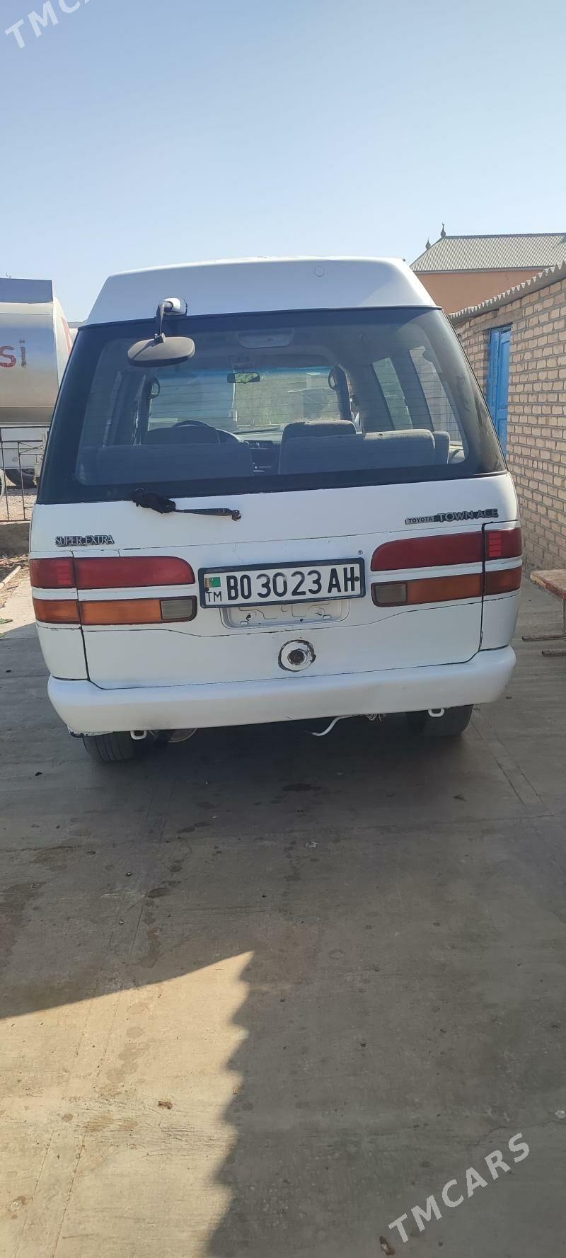 Toyota Town Ace 1993 - 25 000 TMT - Sarahs - img 1