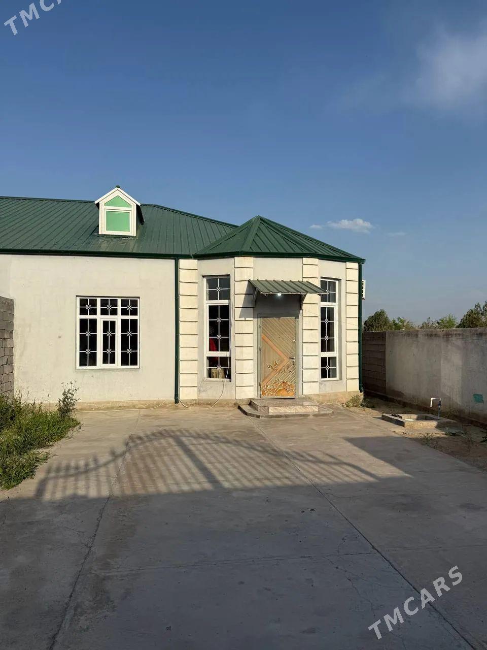 BÜZMEÝIN KRUG, 3-SOTOK - Бузмеин - img 1