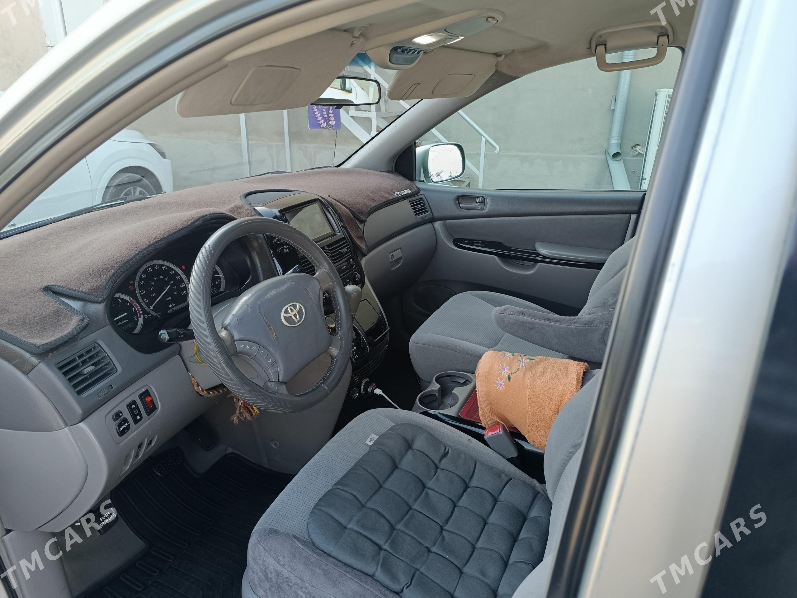 Toyota Sienna 2005 - 220 000 TMT - Garabekewül - img 1