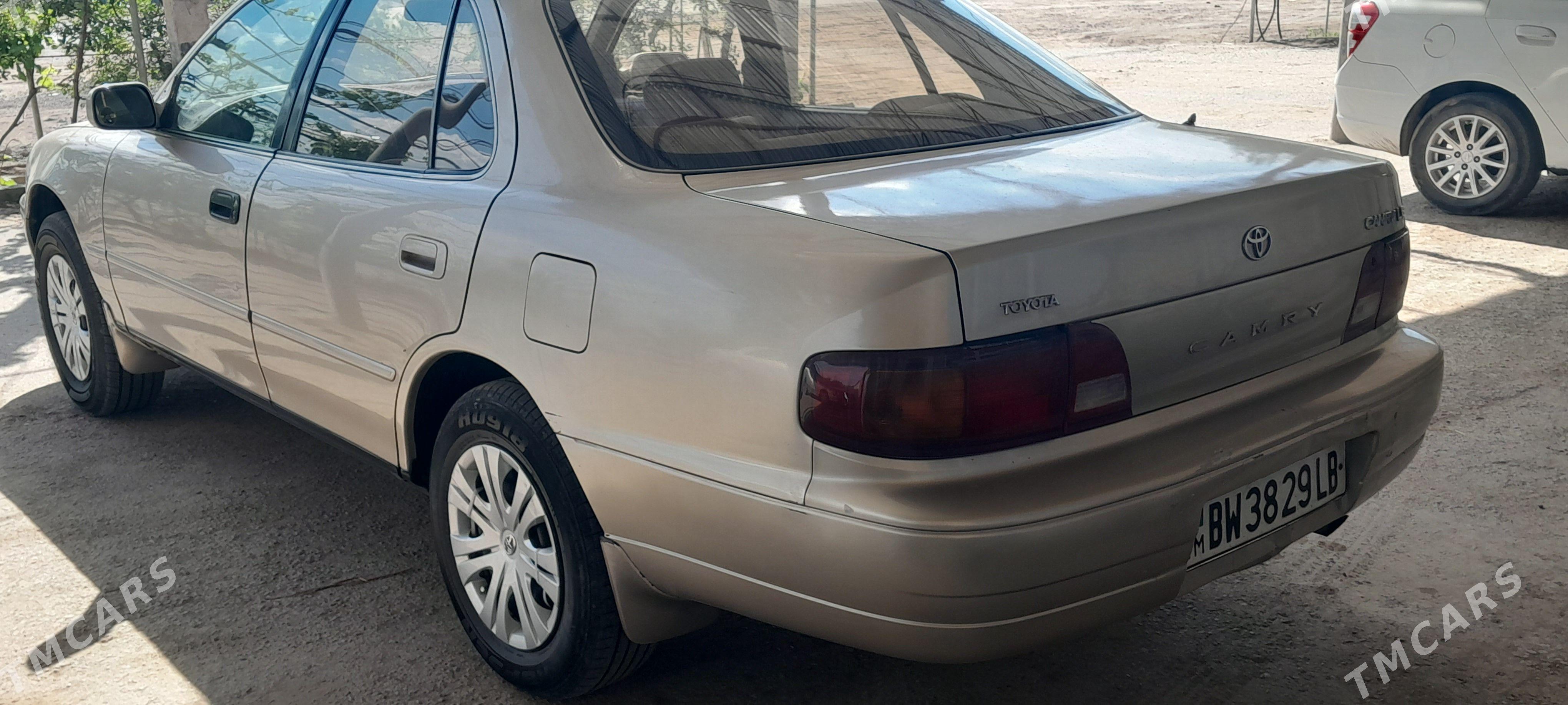 Toyota Camry 1996 - 120 000 TMT - Saýat - img 1