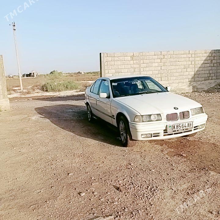 BMW 320 1993 - 40 000 TMT - Tejen - img 1
