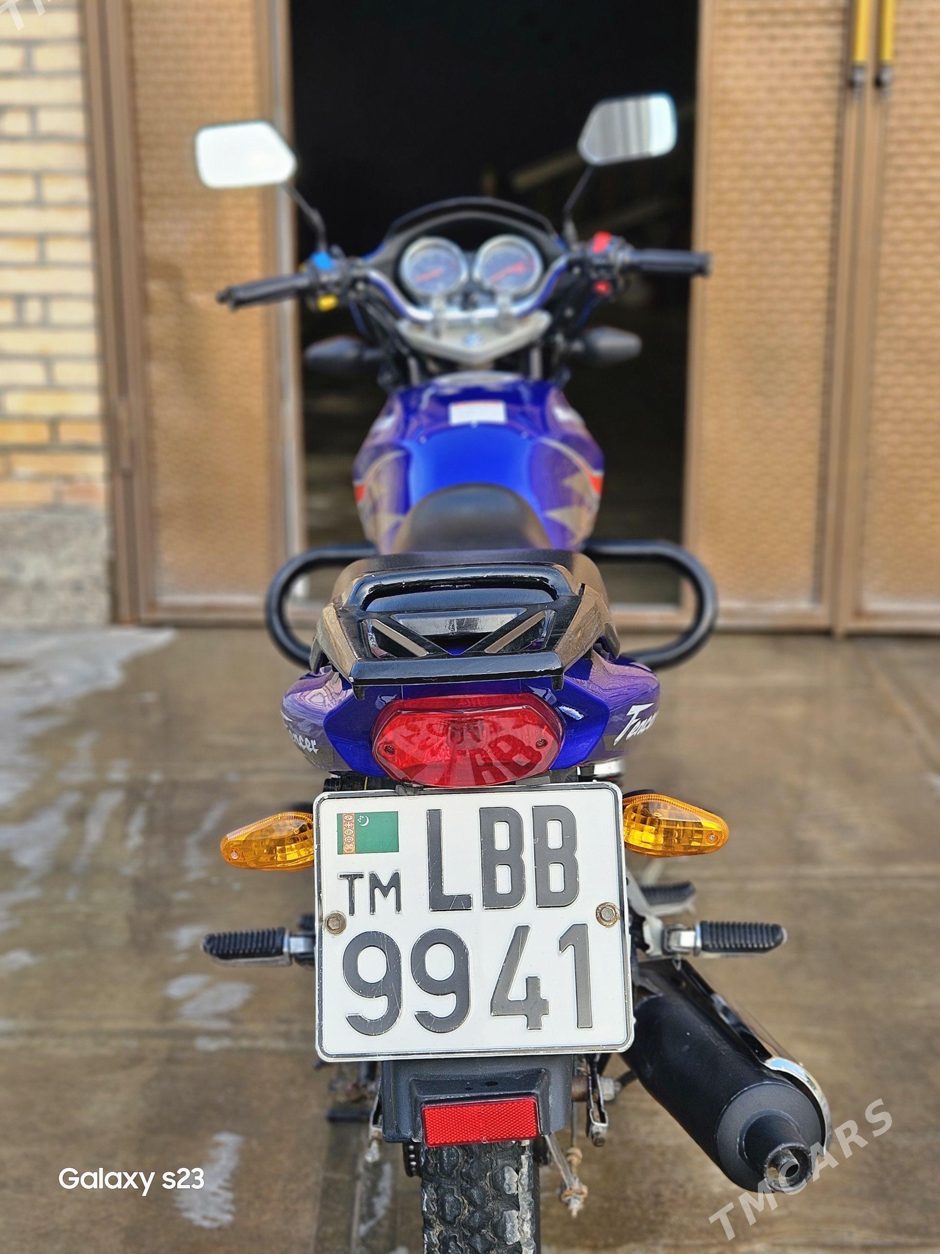 Fekon FK200-14G 2014 - 30 000 TMT - Magdanly - img 1