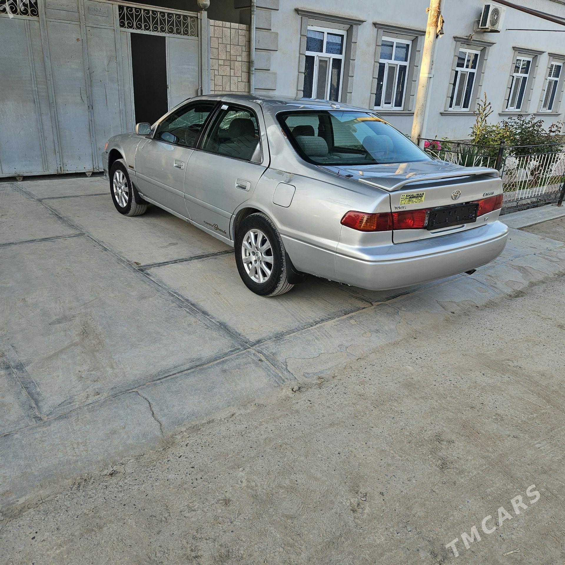 Toyota Camry 2000 - 105 000 TMT - Murgap - img 1