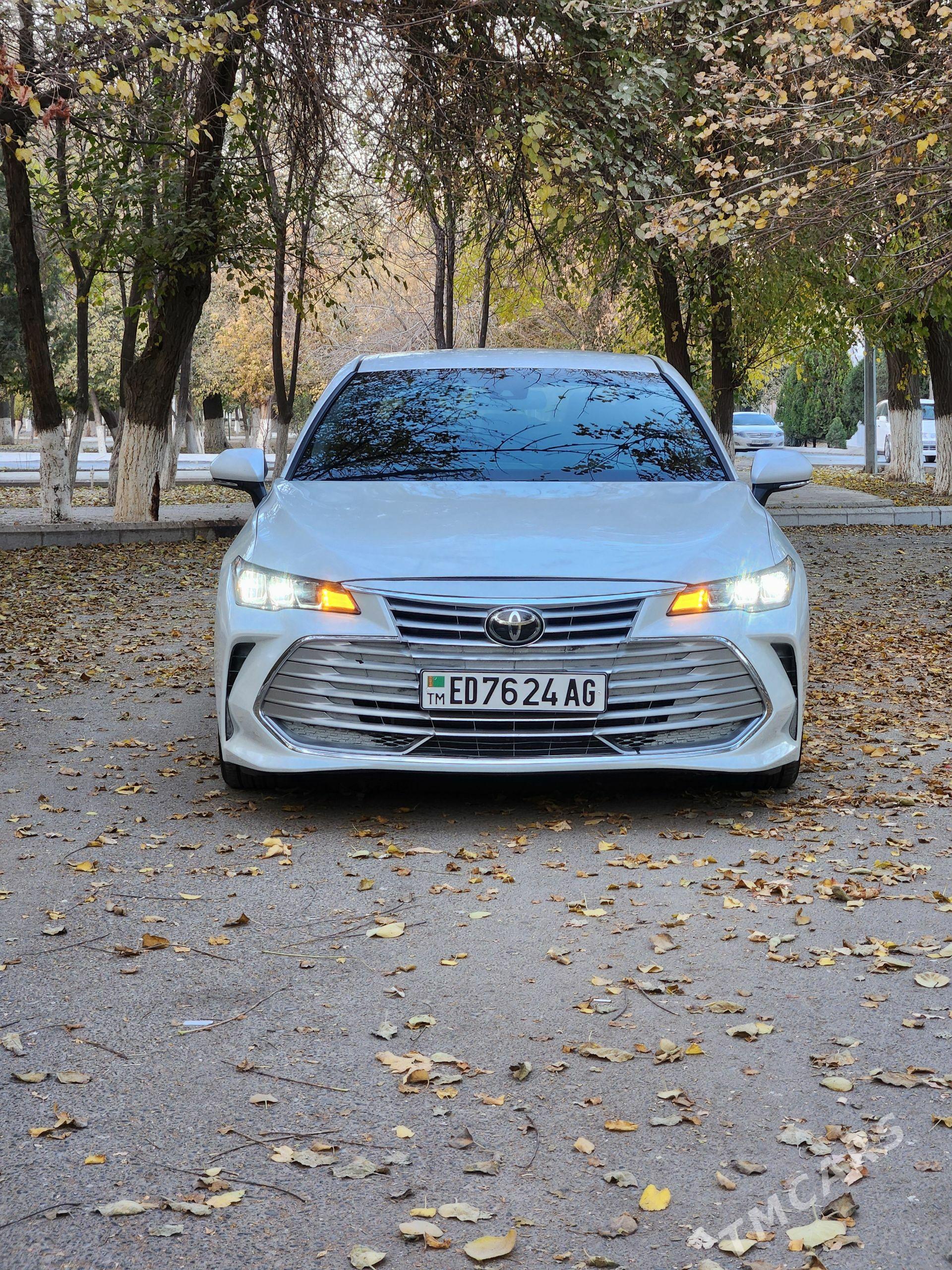 Toyota Avalon 2022 - 440 000 TMT - Podwoýski köç. (Bitarap Türkmenistan şaýoly) - img 1