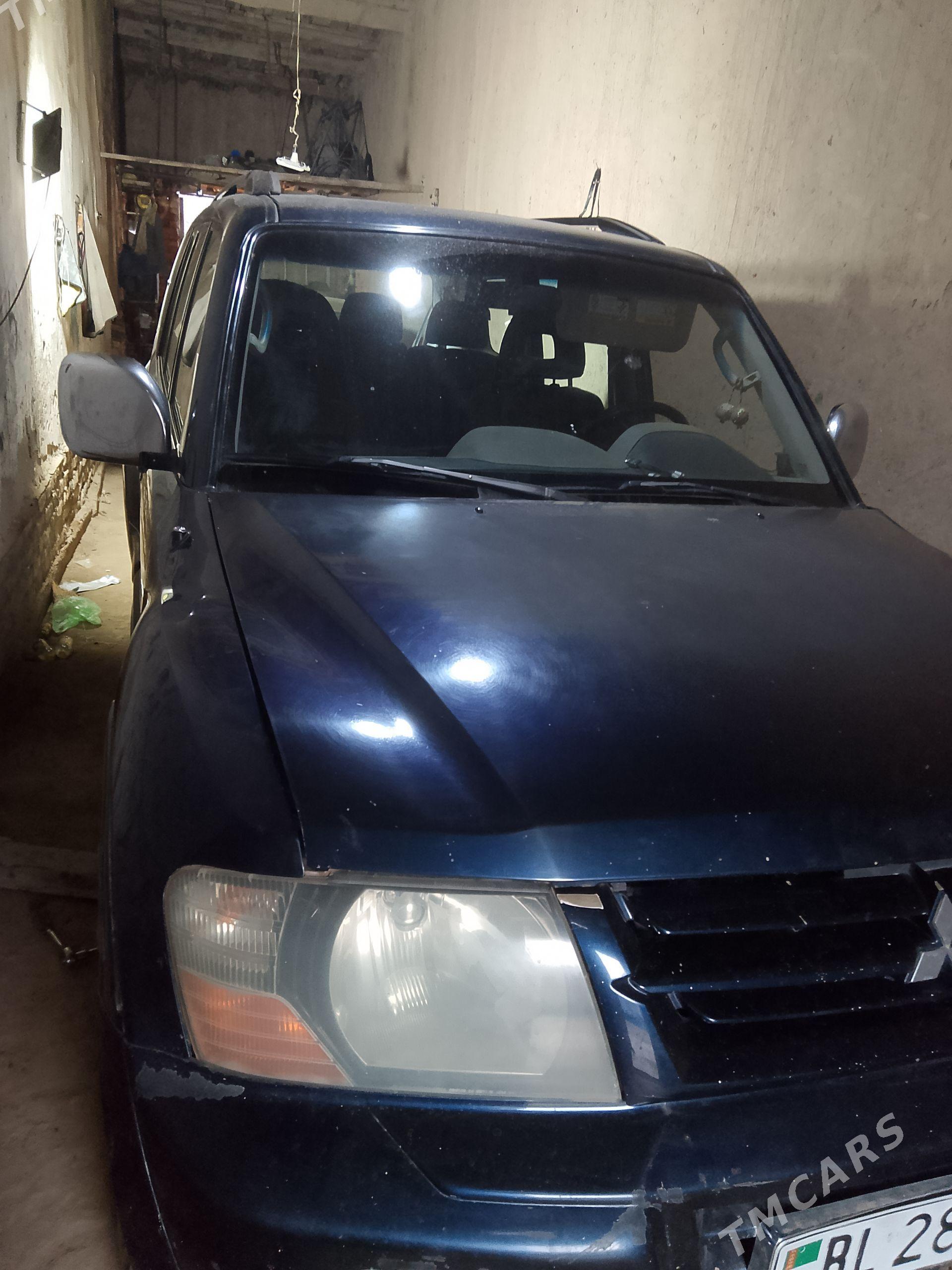 Mitsubishi Montero 2002 - 100 000 TMT - Gurbansoltan Eje - img 1