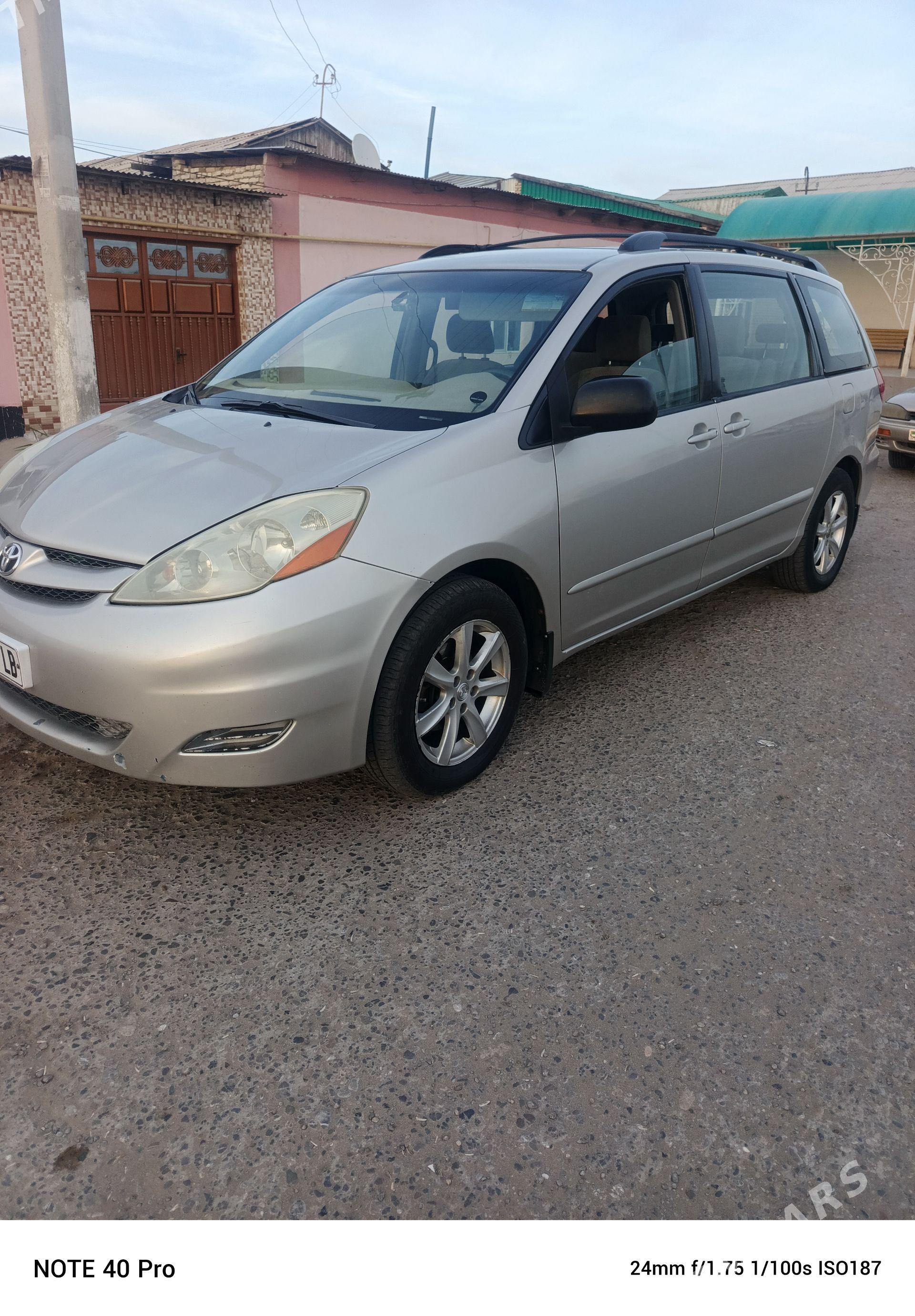 Toyota Sienna 2008 - 248 000 TMT - Dänew - img 1