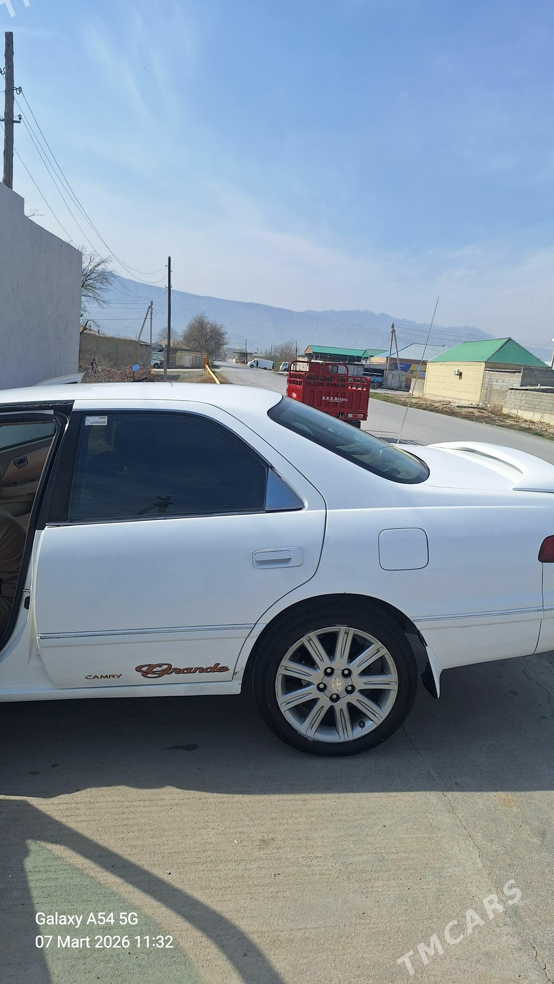Toyota Camry 1999 - 135 000 TMT - Bäherden - img 1
